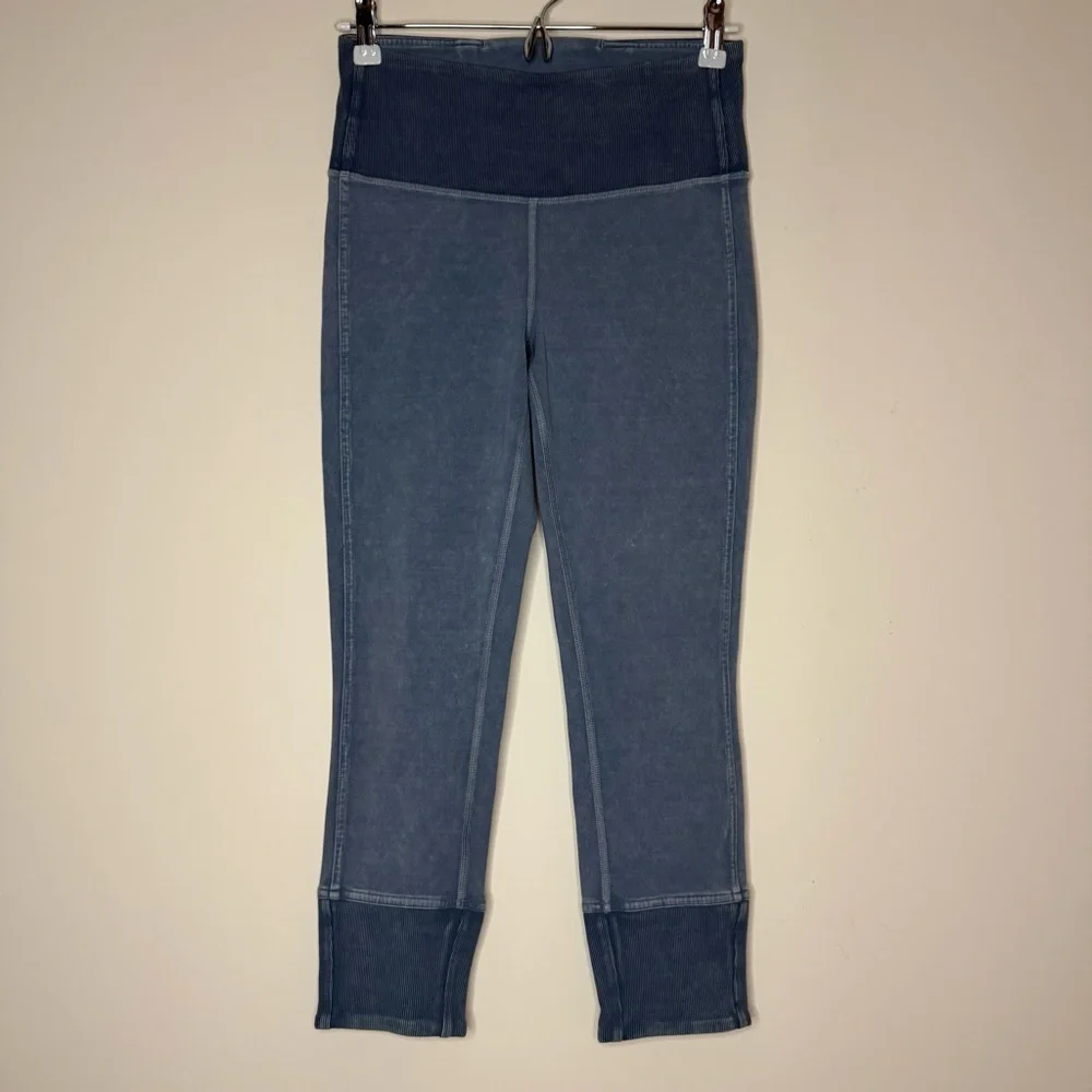 LULULEMON Wunder Under Ribbed 23” Crop Workout Leggings in Washed Moon Blue